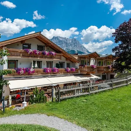 Juchhof Hotell Lermoos